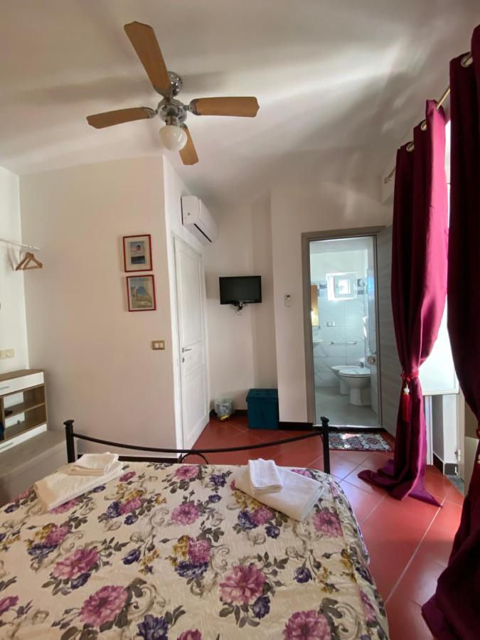 Taormina'S Sun Bed and Breakfast Eksteriør billede