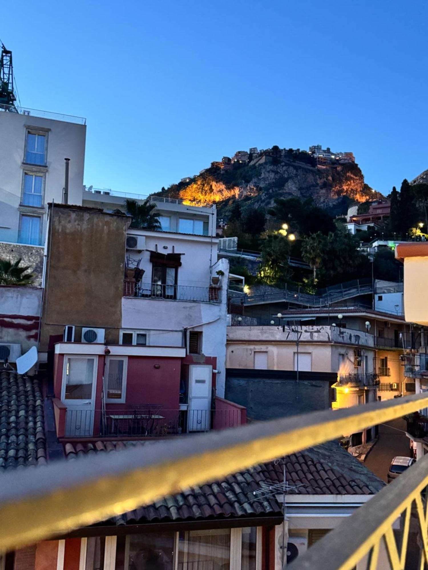 Taormina'S Sun Bed and Breakfast Eksteriør billede