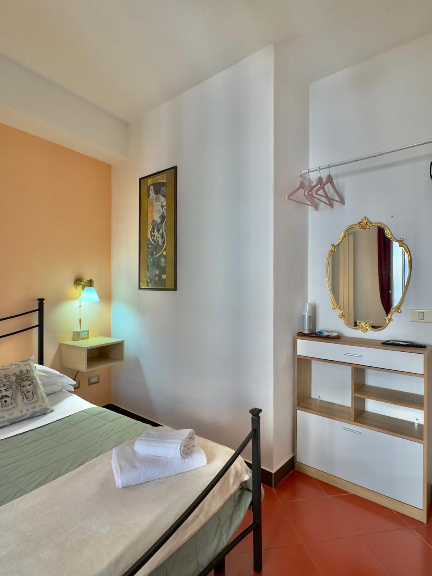 Taormina'S Sun Bed and Breakfast Eksteriør billede